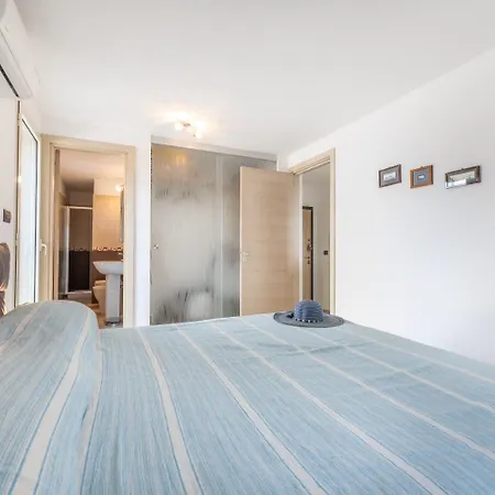 Attico Vista Mare Cvg37 *