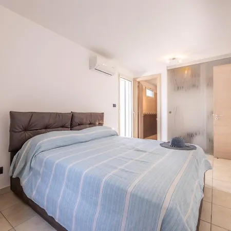 Attico Vista Mare Cvg37 Apartman