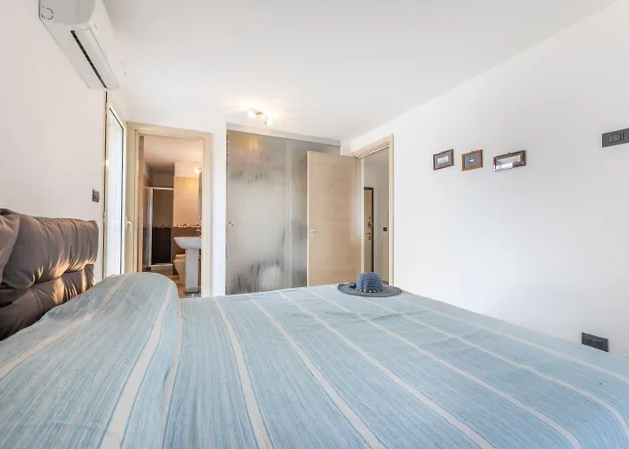 Attico Vista Mare Cvg37 *